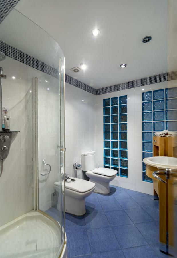 Villa Casakhan, Beautiful Luxury Villa, Marbella Esterno foto