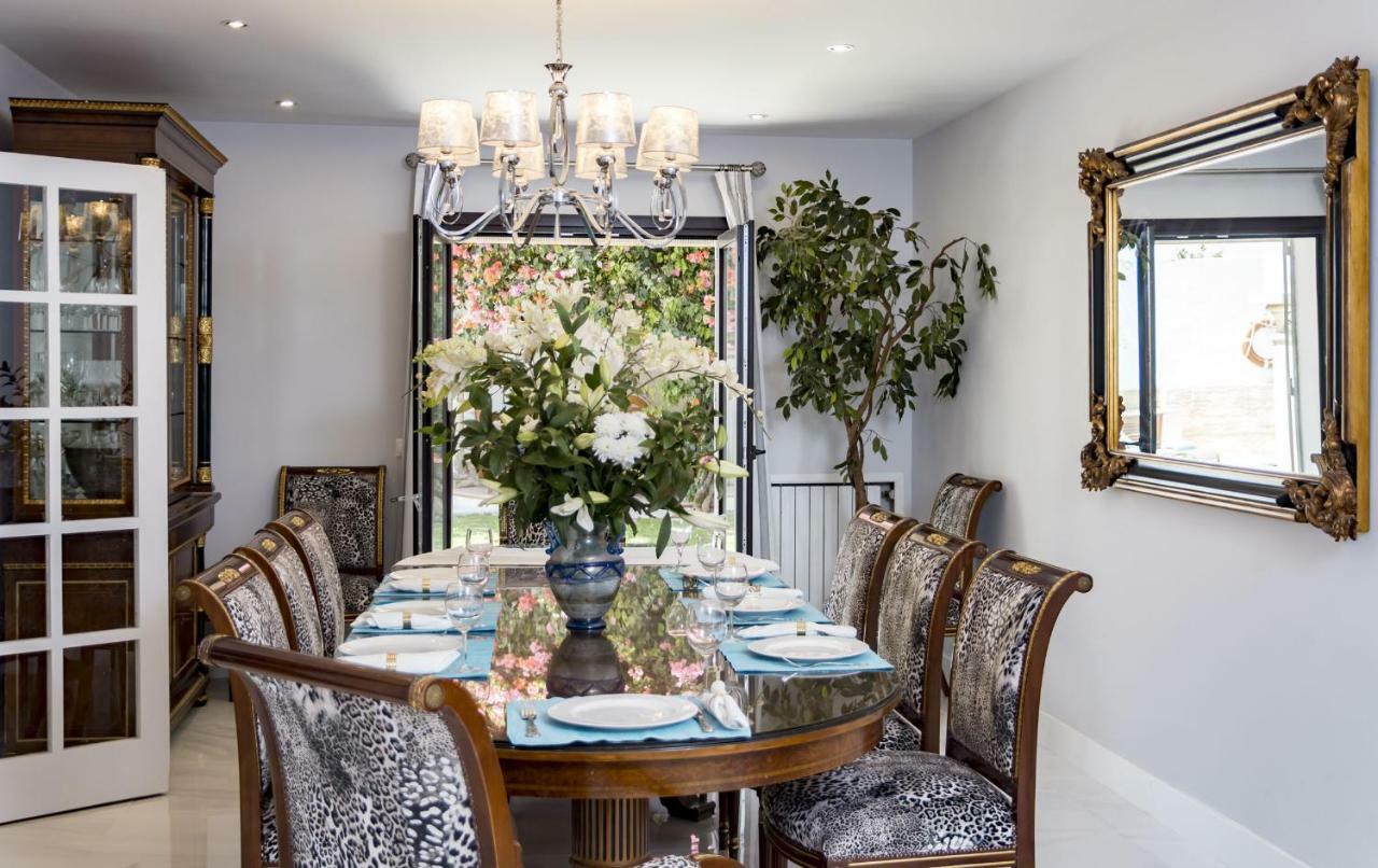 Villa Casakhan, Beautiful Luxury Villa, Marbella Esterno foto