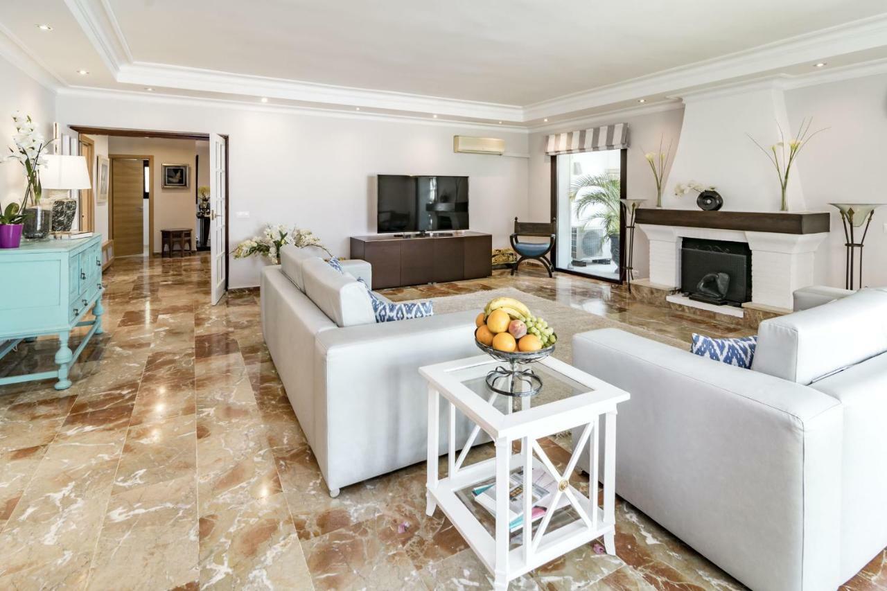 Villa Casakhan, Beautiful Luxury Villa, Marbella Esterno foto