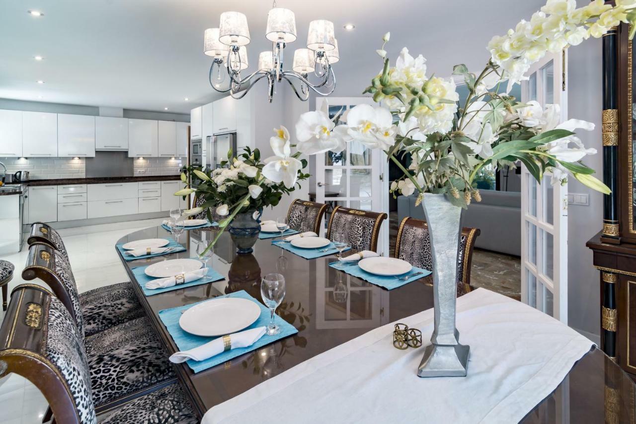 Villa Casakhan, Beautiful Luxury Villa, Marbella Esterno foto